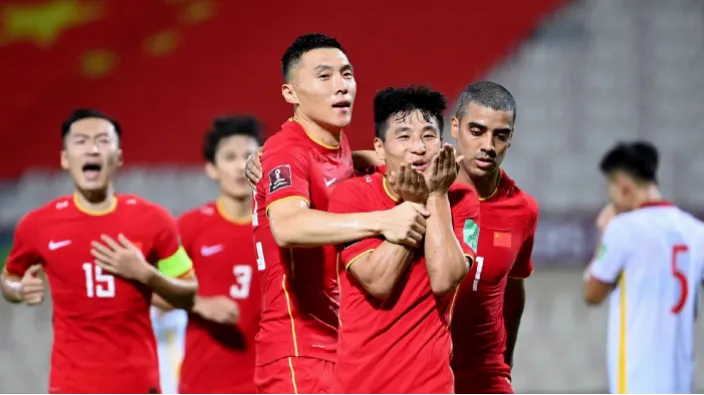 2026世界杯中国vs卡塔尔的较量，不仅是一场小组出线关键战，更将检验两国足球发